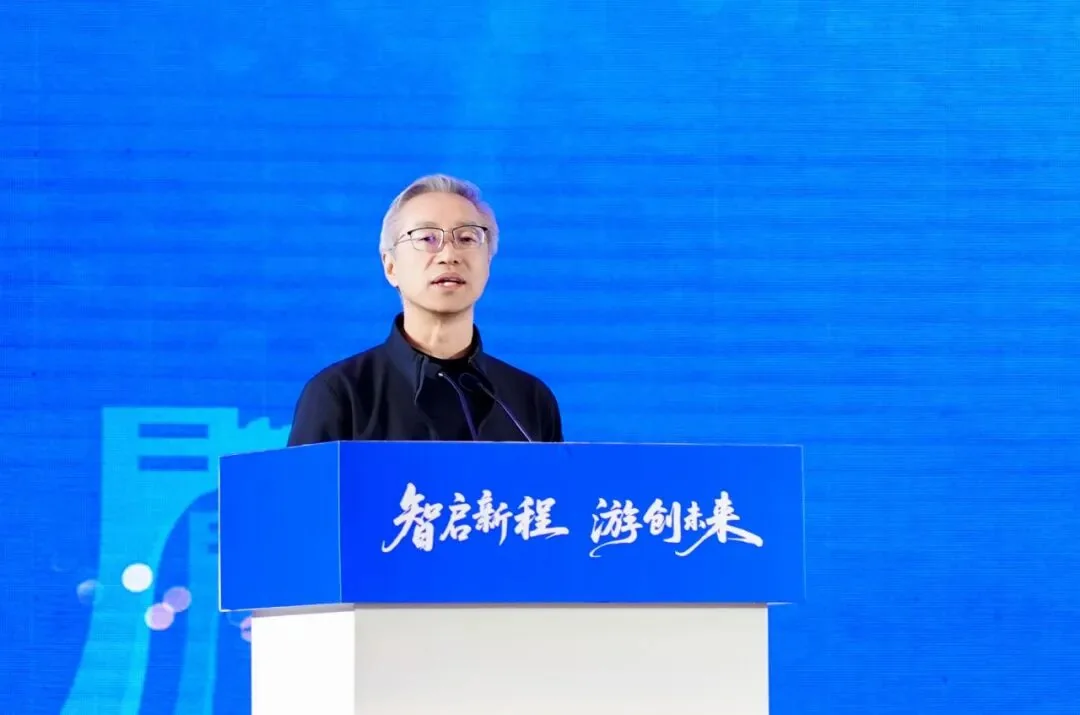 中央财经大学文化经济研究院院长魏鹏举在年会现场